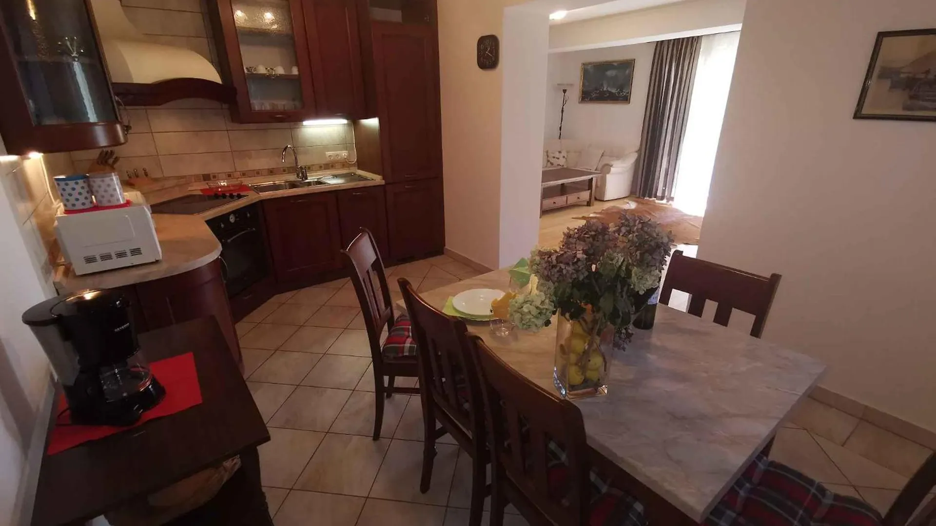 Apartment In Selce 13937