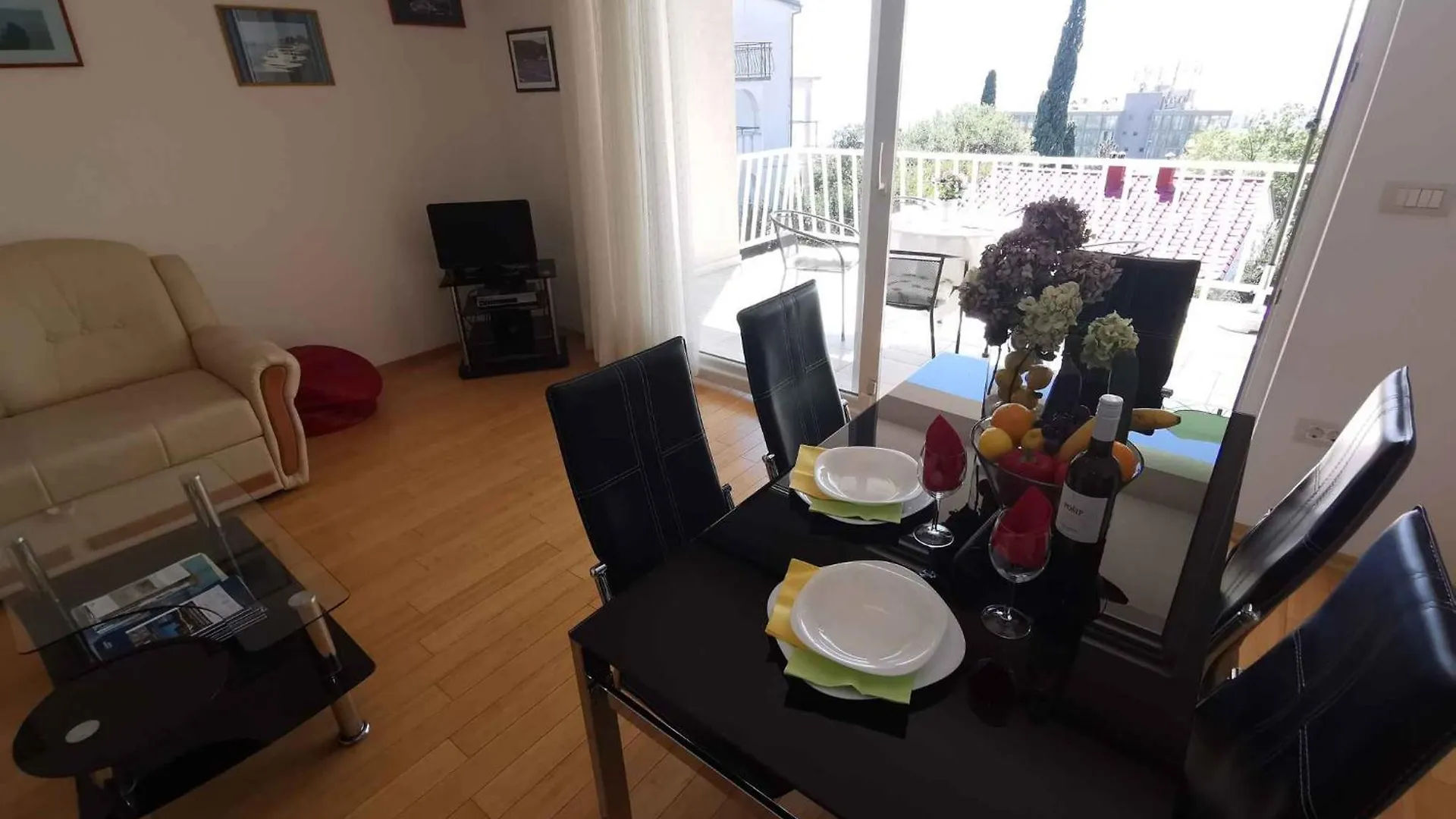 Apartment In Selce 13937